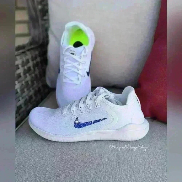 Bling Nike Women's Rn 2018 Sneakers Customized with Blue Crystals - Picture 4 of 5